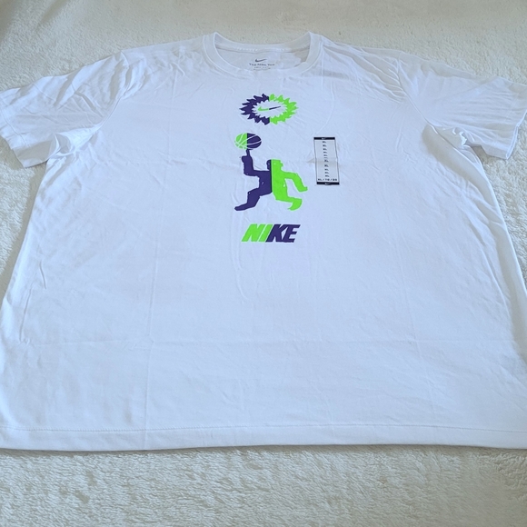 Nike👟 Man♂️ Spinning Basketball on Finger Dri-Fit Graphic Tee👕 - NWT - Picture 11 of 13